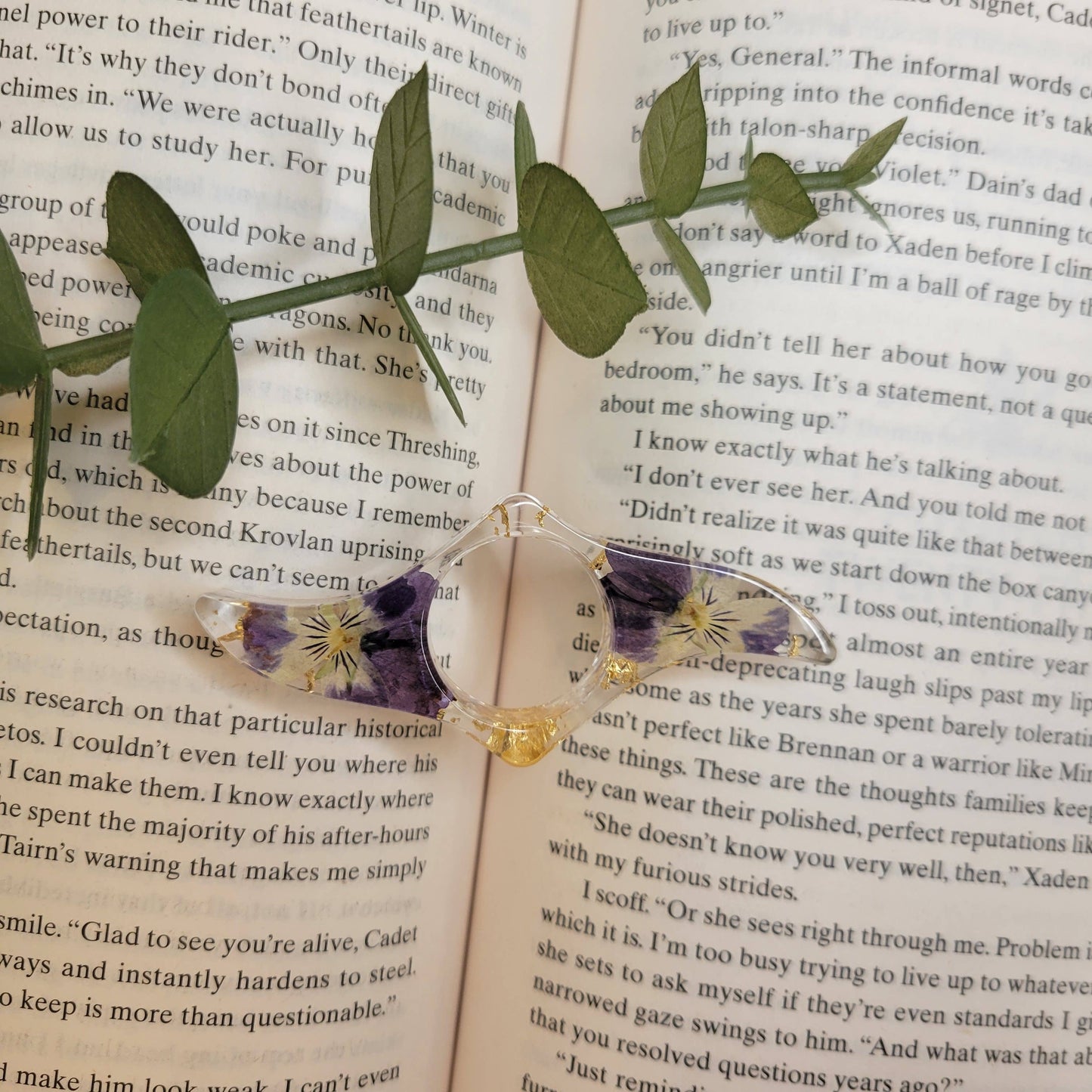 Floral Book Page Holder, Flower Thumb Page Spreader