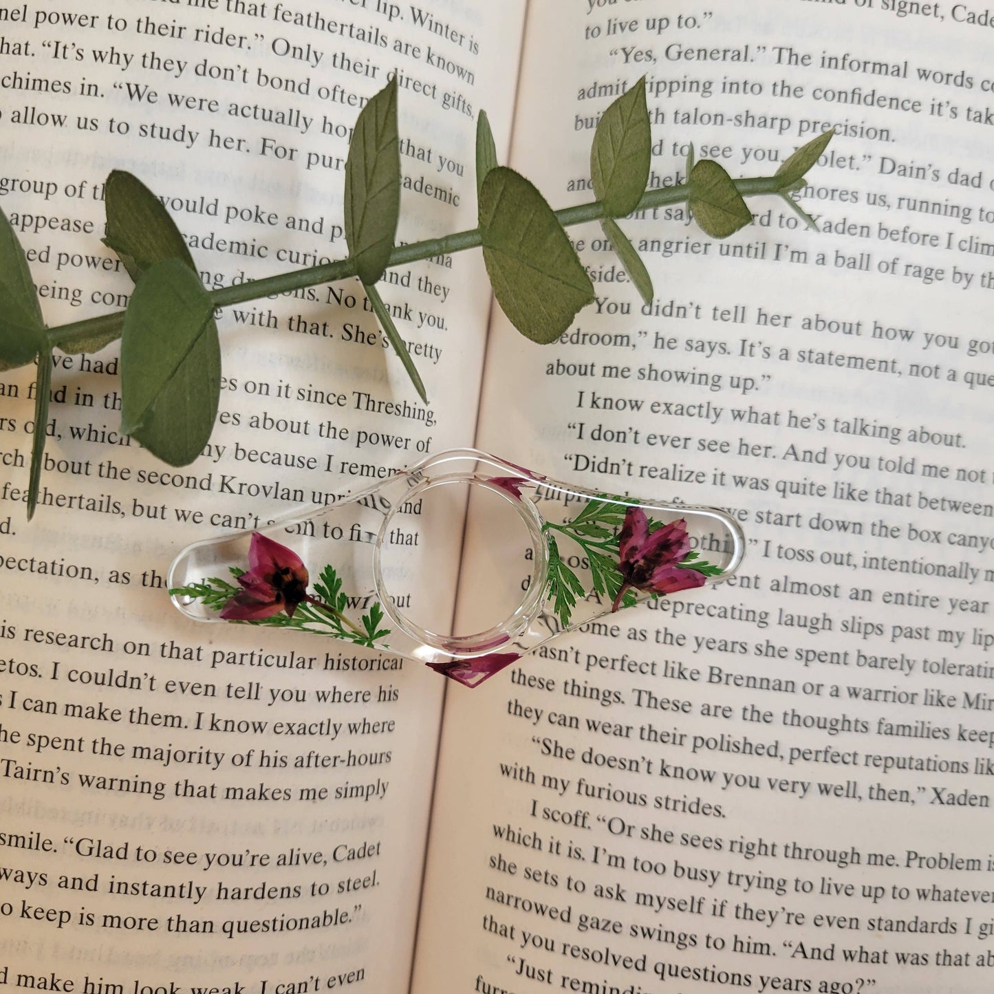 Floral Book Page Holder, Flower Thumb Page Spreader