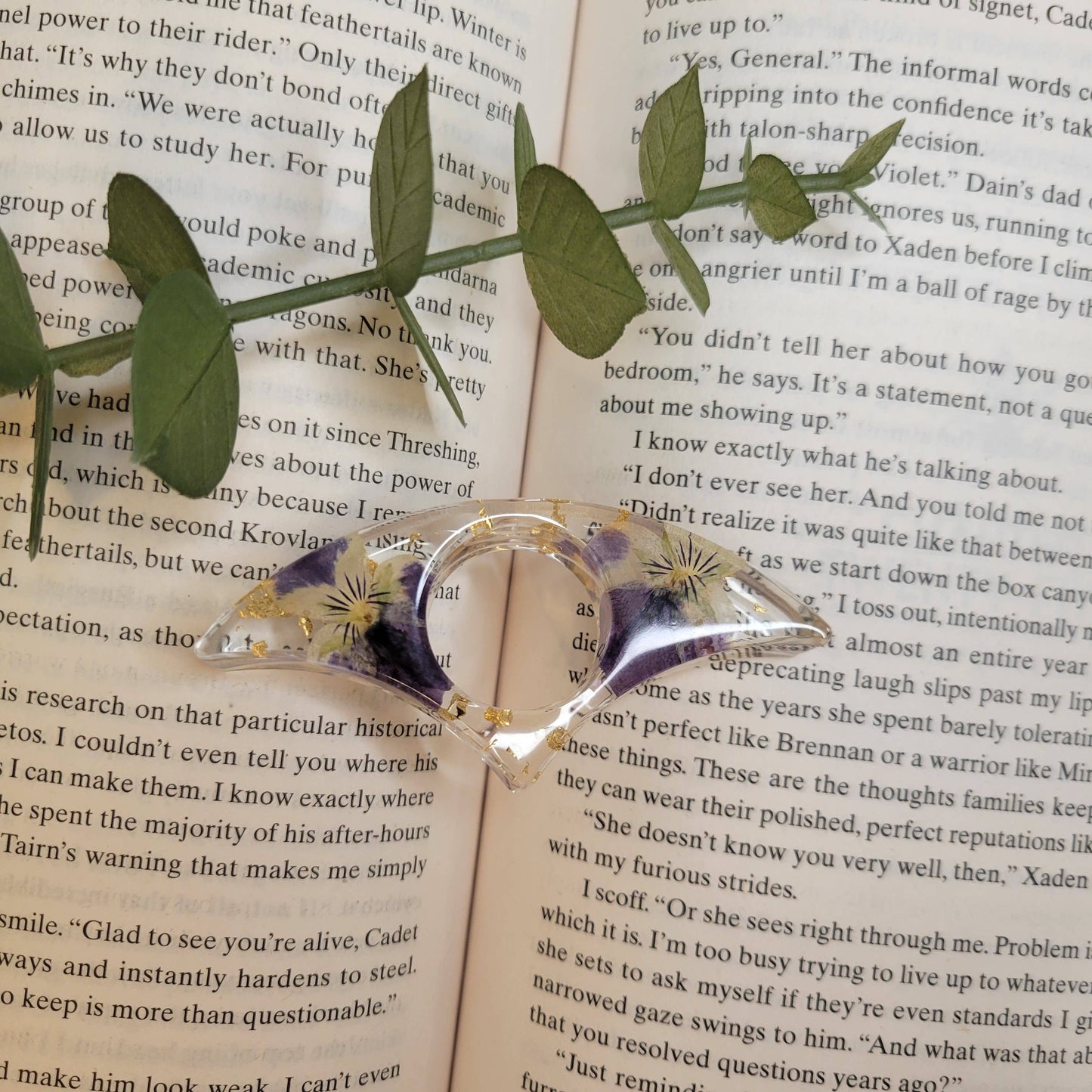 Floral Book Page Holder, Flower Thumb Page Spreader