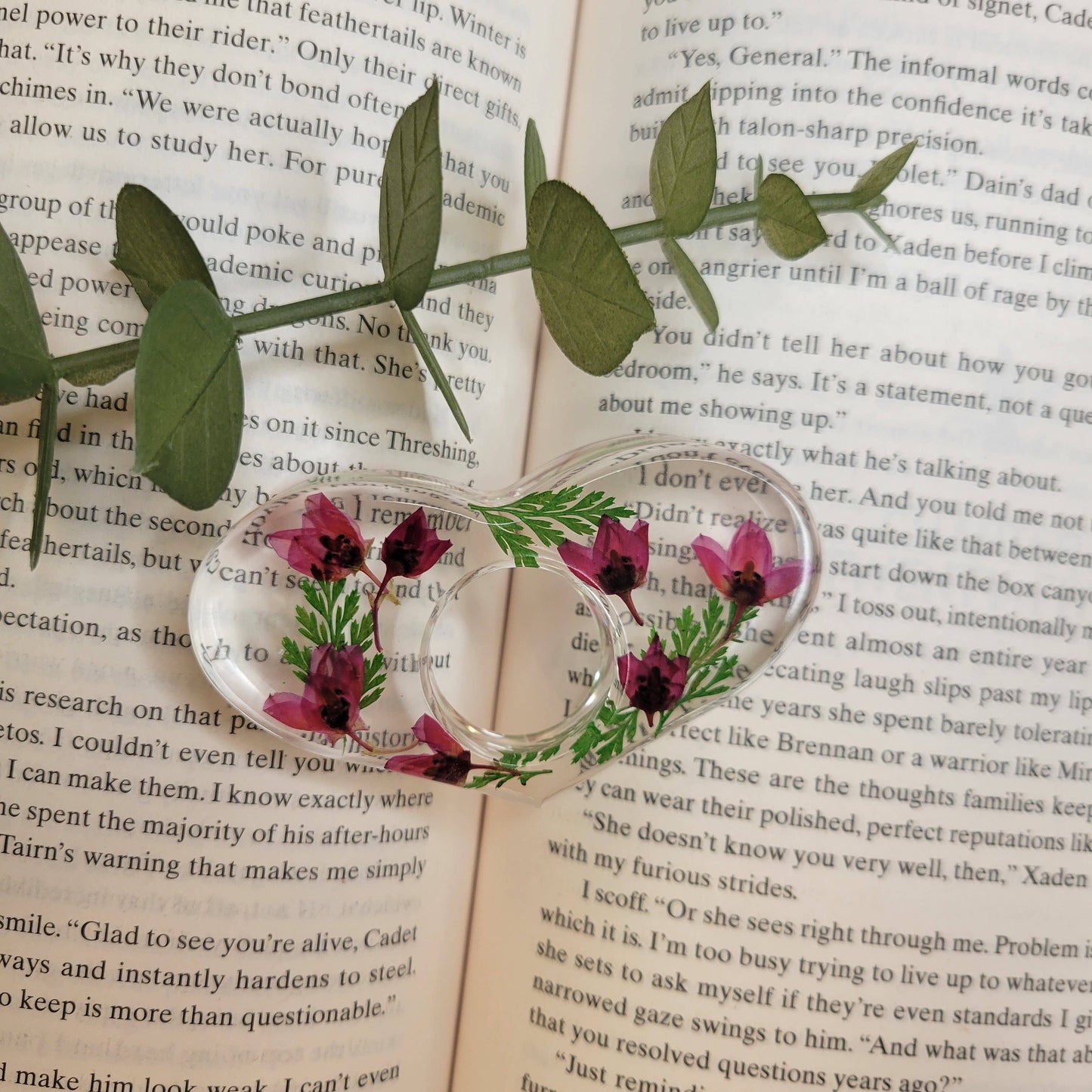 Floral Book Page Holder, Flower Thumb Page Spreader