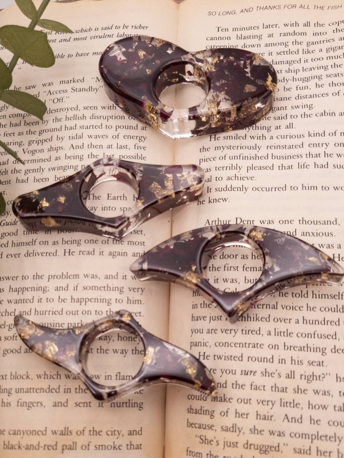 Rose & Gold Book Page Holder, Flower Thumb Page Spreader