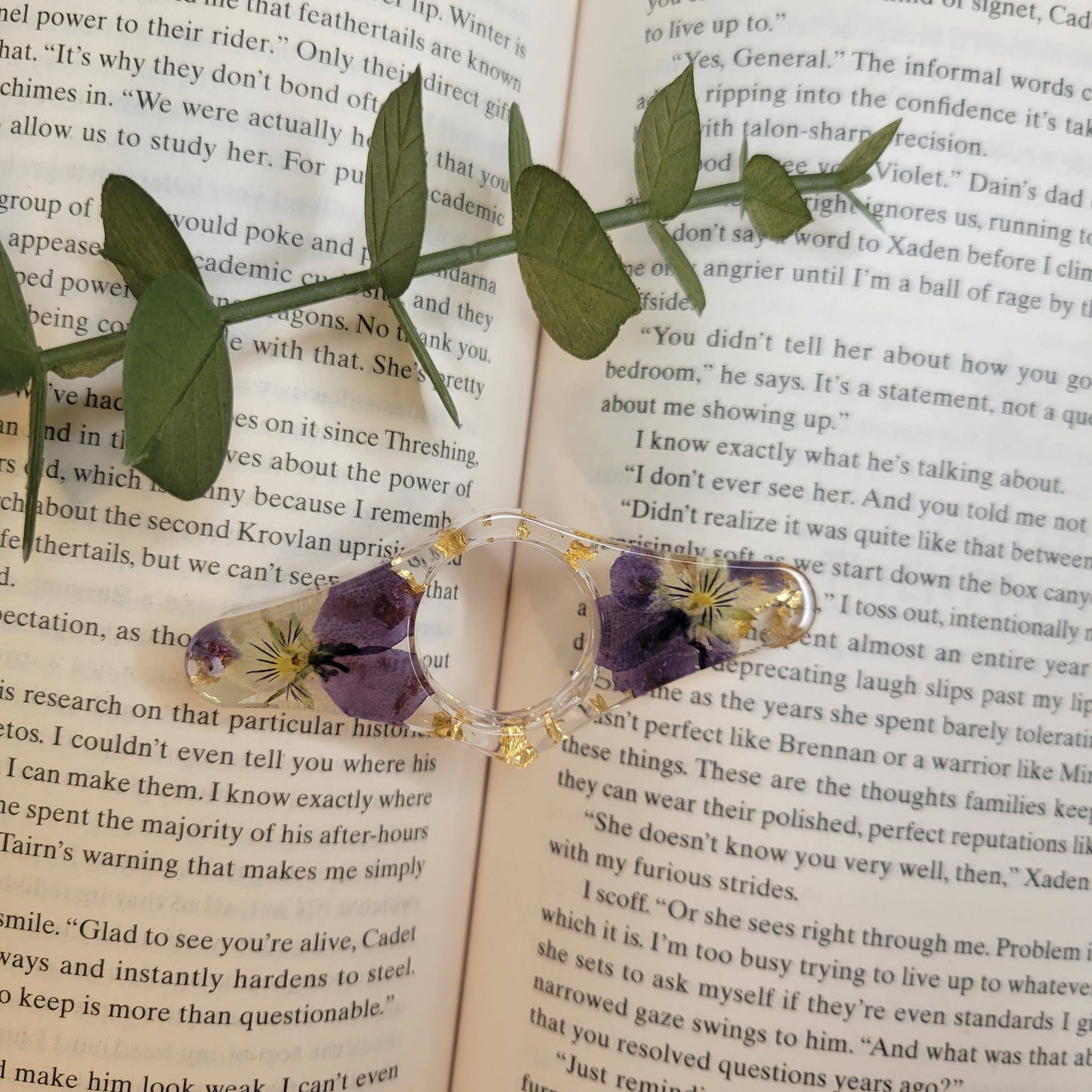 Floral Book Page Holder, Flower Thumb Page Spreader